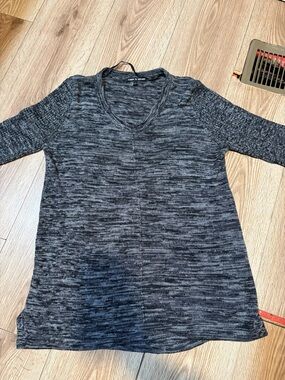 Cable & Gauge Gray and Black Marled Knit Top